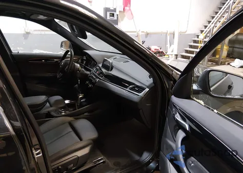 2018 BMW X1 xDrive28I z USA, uszkodzony, nr VIN WBXHT3C32J5L24995